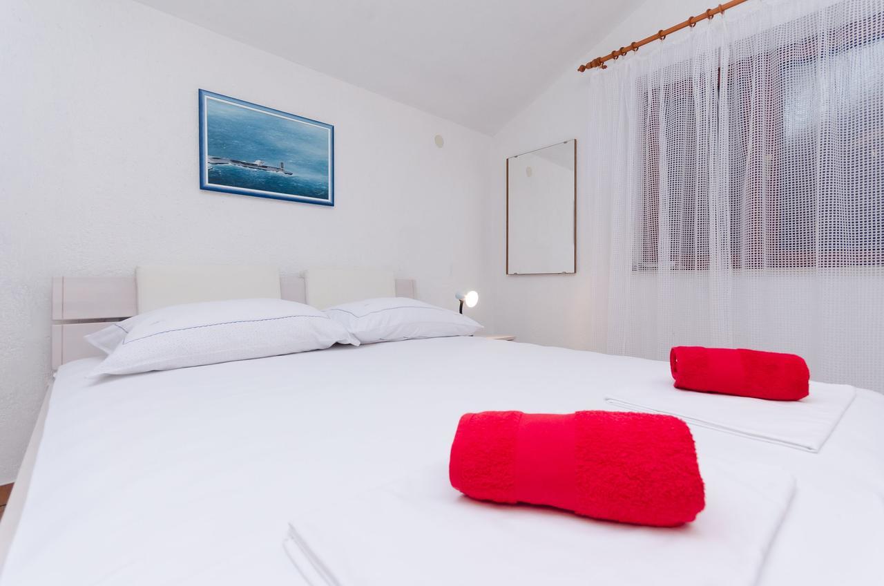 Apartments Sanja スィビニ・クルンポスキ エクステリア 写真